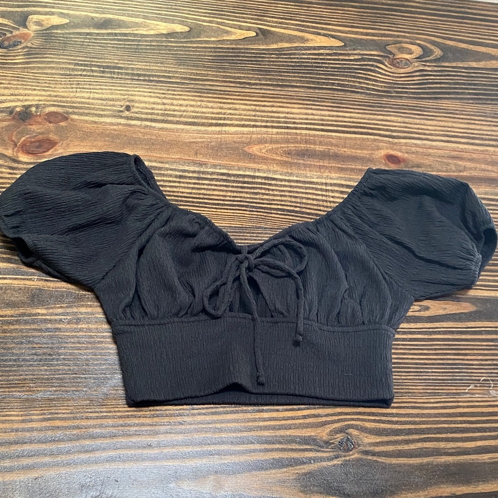 🔥Bundle 6 for $25🔥 American Eagle Black Puff Sleeve Crop Top